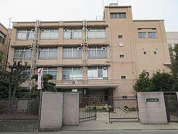 周辺：大阪市立瓜破西中学校まで321m