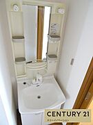 3階のシャンドレ付き独立洗面！
