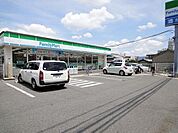 ファミリーマート藤井寺小山四丁目店まで212m
