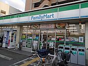 ファミリーマート藤井寺駅前店まで377m