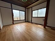 【洋室】バルコニーに出入り可能なお部屋です。