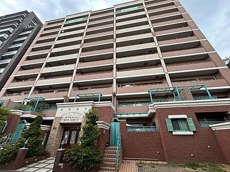 【外観】2004年7月築 鉄筋コンクリート造11階建ての8階部分