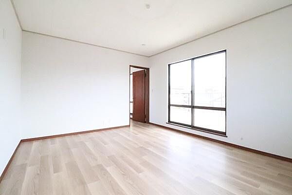 洋室を拡大表示
