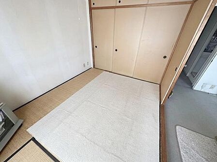和室のお部屋です！※生成AIにより小物等撤去しております。
