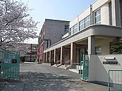 寝屋川市立第七中学校まで1474m