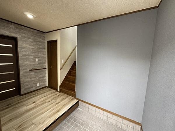 玄関を拡大表示
