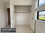 2階　5.25帖の洋室のクローゼット
