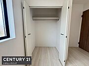 2階　5.25帖の洋室のクローゼット