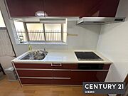 【　キッチン　/　Kitchen　】日々のお掃除がしやすいIHクッキングヒーター搭載