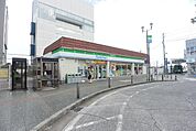 ファミリーマート東飯能駅西口店まで287m