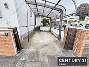 【　駐車場　/　parking　】1台可能な駐車スペース愛車を雨風から守るカーポート完備