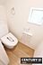 トイレ：【　トイレ　/　toilet　】明るく清潔的なウォシュレット付きトイレ