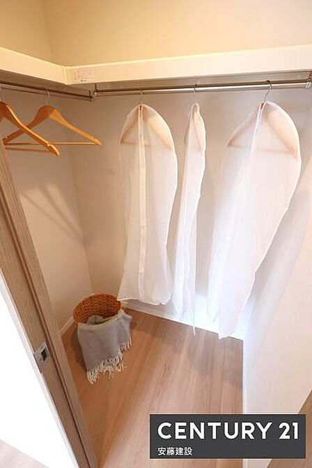 【 WIC 】毎日の洋服選びも楽しめるWIC完備!しっかり収納可能で居住空間を広々と活用できます