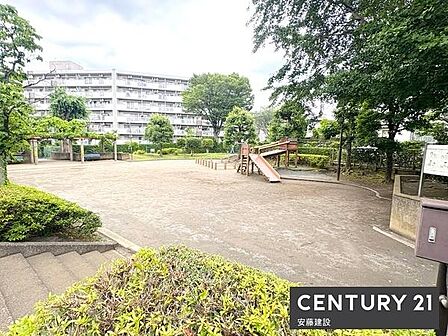 【　設備　】敷地内に公園があり、お気軽に毎日のお散歩を楽しめます