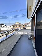 【　バルコニー　/　Balcony　】6帖洋室に面したバルコニー