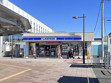 ローソン 武蔵藤沢駅前店まで666m