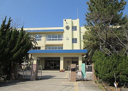 泉佐野市立佐野中学校まで1200m
