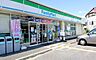 周辺：ファミリーマート小浦忠岡北店まで869m