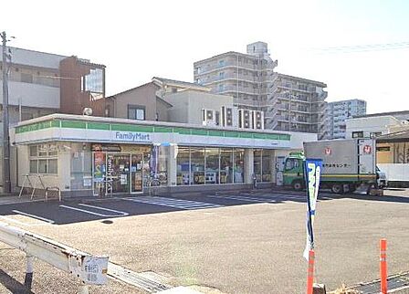 ファミリーマート岸和田南町店まで350m