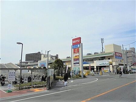 西友上野芝店まで800m