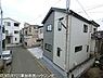 その他：落ち着いた住宅街に位置し、快適な生活環境を提供します。道路に面した駐車スペースが便利です。周囲には生活に必要な施設が整っており利便性が高い場所です。