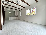 開放感のあるリビング♪お部屋全体が明るく、清潔感のある家族団らんのスペースです(^^♪