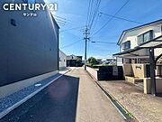 西側の前面道路から撮影♪