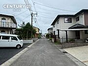 前面道路から撮影した現地写真です♪