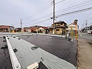 建築条件なしの敷地。弊社グループ「白馬建設」にて建物プランをご提案できます。実際の陽当たりやサイズ感を現地でお確かめください。  