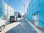 安心して暮らすことのできる住宅街。　住宅地の道路は一般に交通量が少なく車などの騒音が少ないため、住民にとって静かな生活環境が提供されます。 