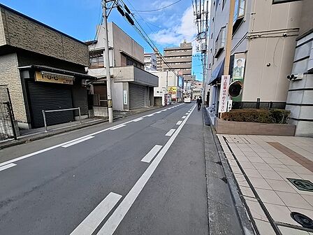 周辺のエリアで他にも沢山売りに出ている物件があります。インターネット掲載前の情報などもありますのでお気軽にお問合せください。まとめてご見学できます。