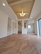 リビングの真ん中に階段がある人気のリビング階段。自然と家族のコミュニケーションが増えます。 