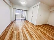 家族が一番集まる場所だから広々としつつも素敵な空間であって欲しい。みんながくつろぐリビングからキッチンまでが一つの空間のように繋がる間取り。 