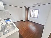 実際に室内をご見学頂くと生活のイメージが広がると思います。家具を置いたイメージや窓からの景色など。周辺で販売に出している物件も一緒にまとめてご見学頂き、比較する事もできます。