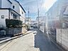 外観：安心して暮らすことのできる住宅街。　住宅地の道路は一般に交通量が少なく車などの騒音が少ないため、住民にとって静かな生活環境が提供されます。 