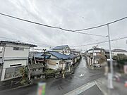 窓からの眺望です。実際に現地で眺望もご確認ください。 