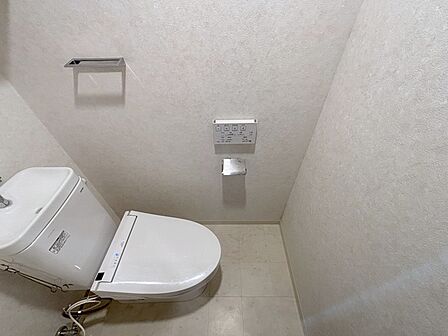 トイレにはウォシュレット機能を標準装備。