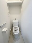 トイレにはウォシュレット機能を標準装備。 