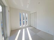 和室がある間取り。畳の香りとともにどこか落ち着く空間です。 