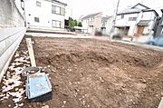 現在建物を建築中です、建築中の物件については現地確認の他、同施工会社の完成施工例のご案内、担当者のプレゼンテーションにてご検討ください。適切なご検討の方法をご説明させて頂きます。 