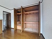 各お部屋に収納が設置されています。 