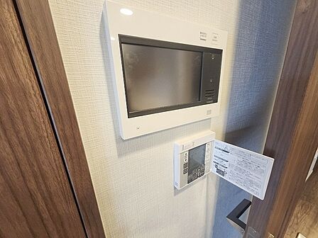 実際に室内をご見学頂くと生活のイメージが広がると思います。家具を置いたイメージや窓からの景色など。周辺で販売に出している物件も一緒にまとめてご見学頂き、比較する事もできます。