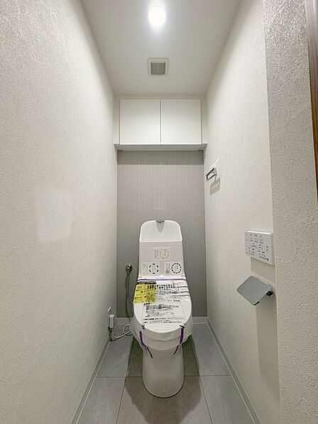 トイレにはウォシュレット機能を標準装備。
