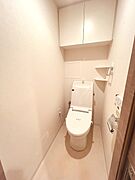 トイレにはウォシュレット機能を標準装備。 