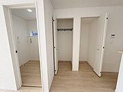 各お部屋に収納が設置されています。 