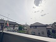 窓からの眺望です。実際に現地で眺望もご確認ください。 