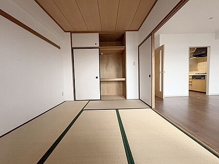 和室がある間取り。畳の香りとともにどこか落ち着く空間です。