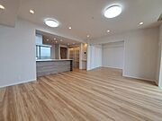 家族みんなが集まるリビング。広さを重視した家族全員が集まれるリビングは、住む上で大事な空間になります。 