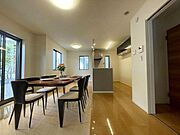 本画像はCGで作成しており、実際に現地に家具は置かれておりません。また、価格に家具は含まれておりません。 