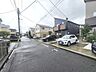 外観：周辺は住宅が建ち並ぶ閑静な住宅街です。 